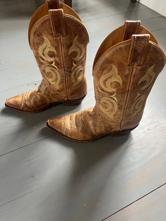 Justin Boots Shoes - Justin Boots Brown Leather Western Heeled Boots with Cream Stitching